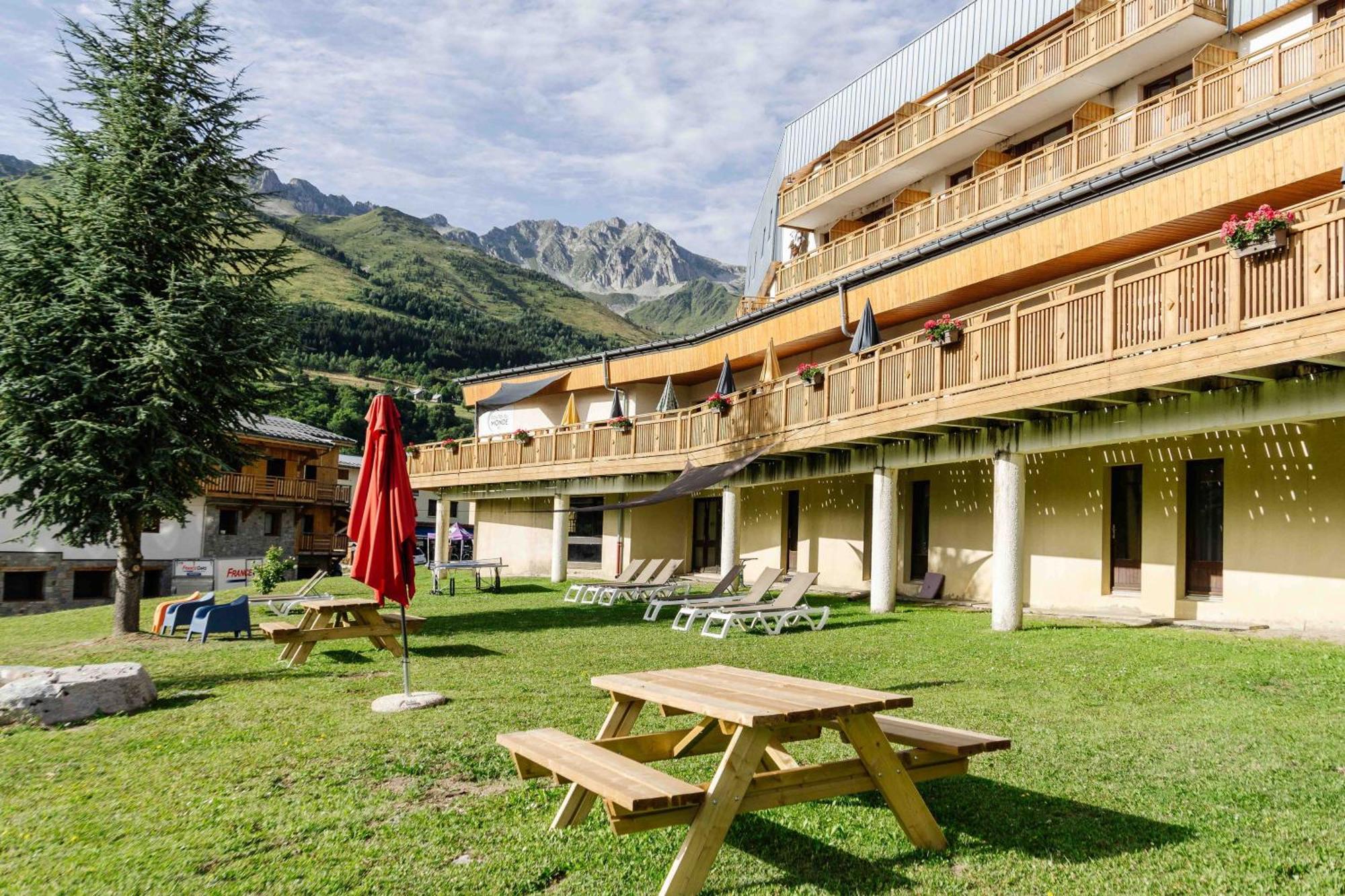 Village Vacances Atc Routes Du Monde Saint-François-Longchamp Eksteriør bilde