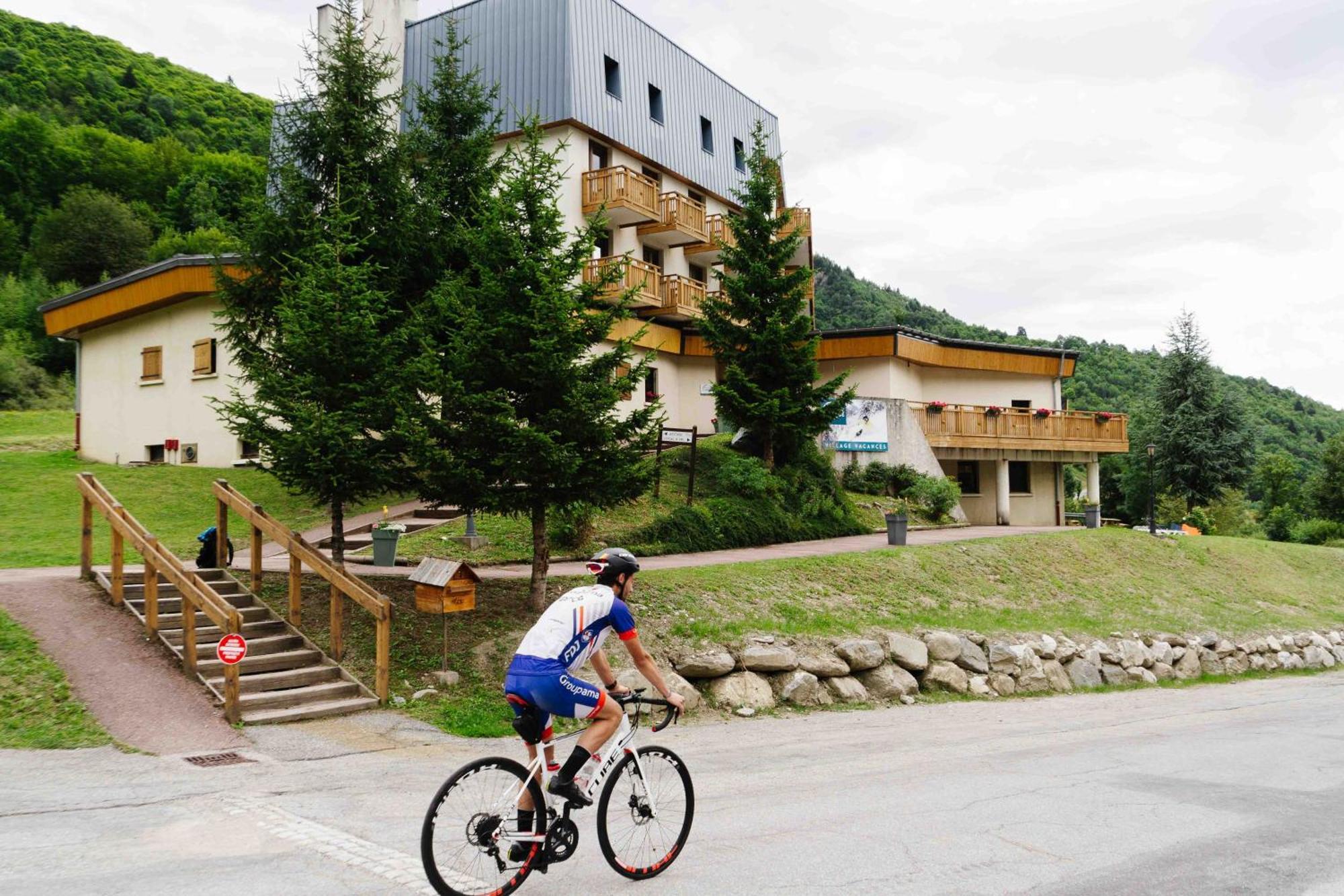 Village Vacances Atc Routes Du Monde Saint-François-Longchamp Eksteriør bilde